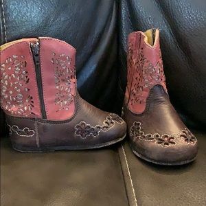 Soft leather baby boots size 12 months